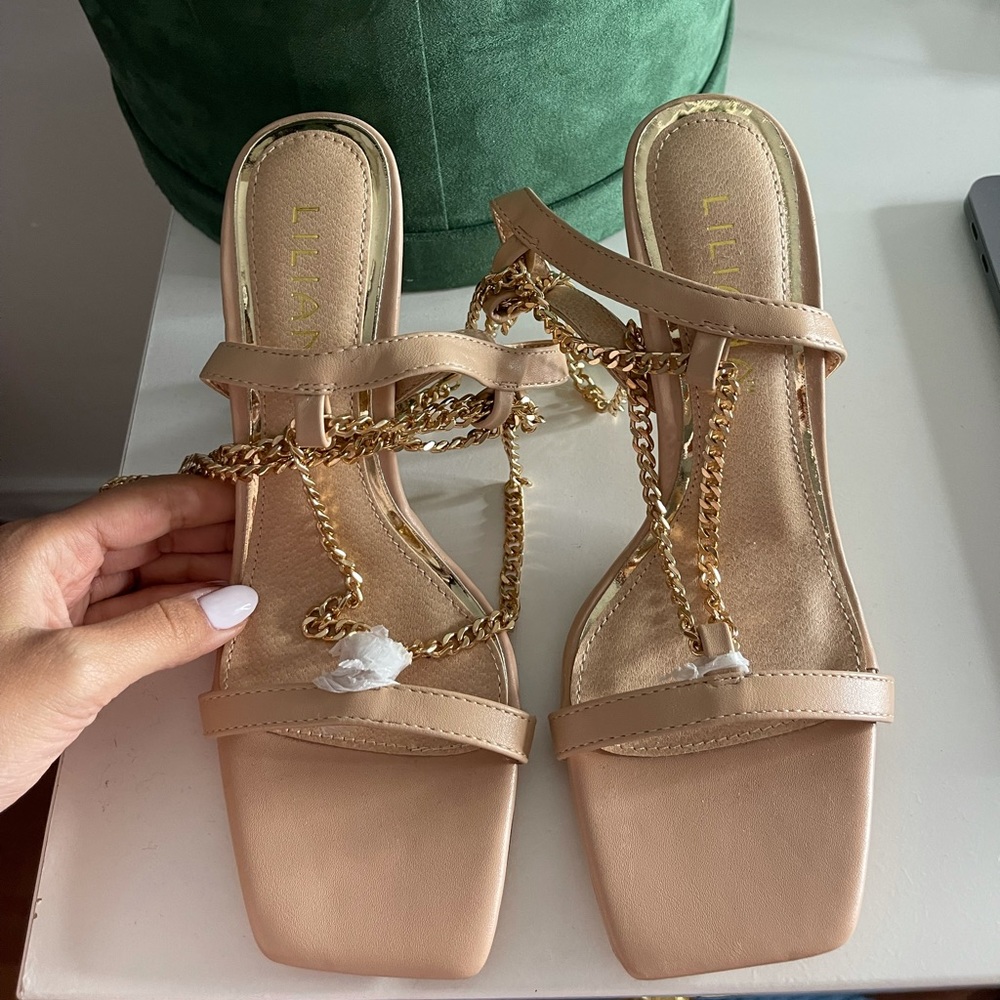 Shoes Nude and Gold trendy